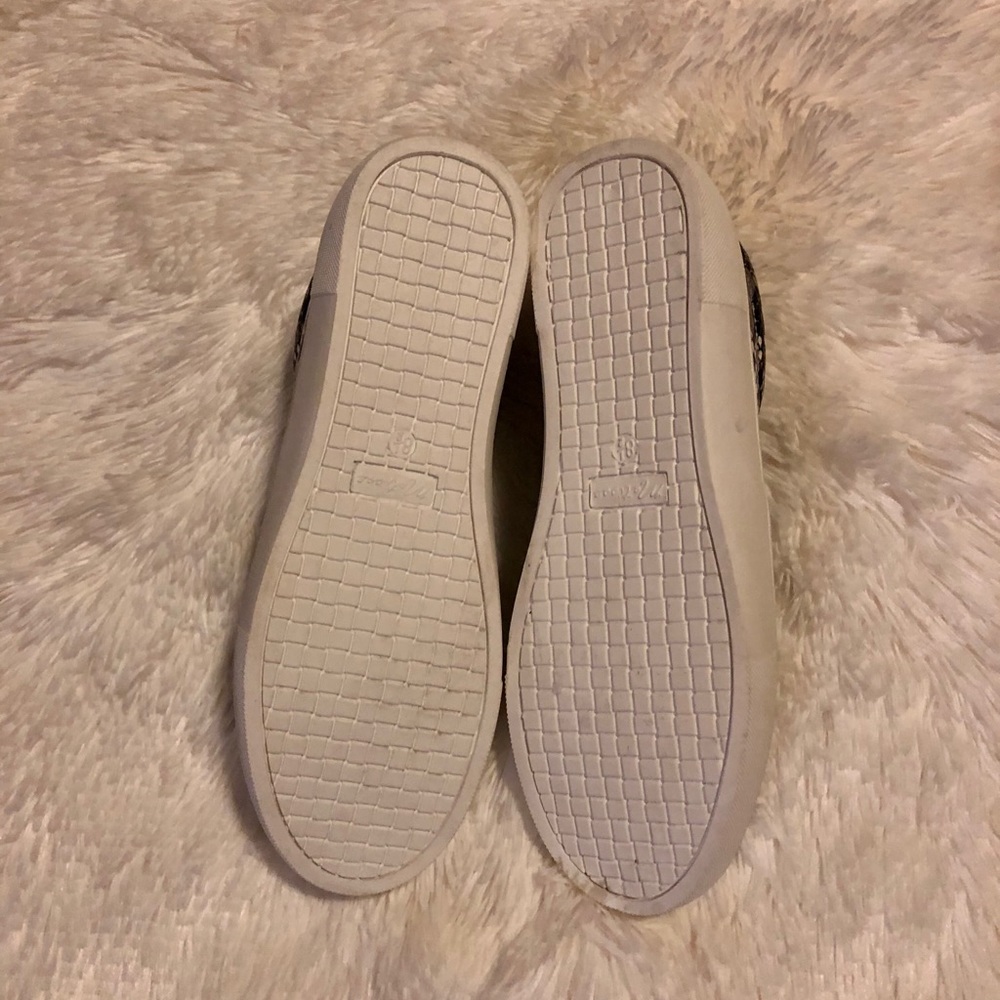 “NEW” Matisse Harry Snakeskin Slip-on Sneakers - Picture 6 of 6